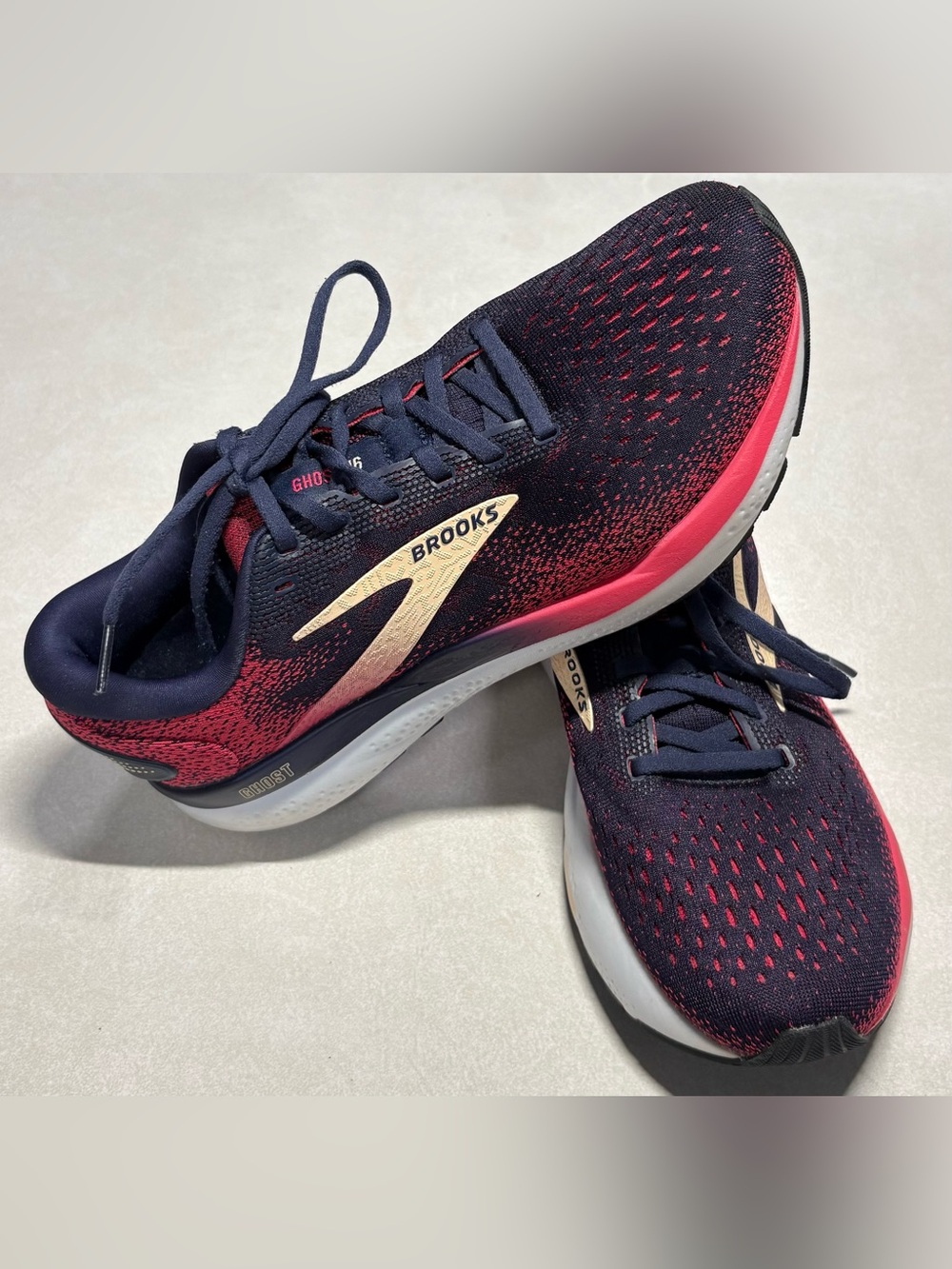 Brooks Ghost 16 Running Shoes Womens 9.5narrow blue pinkOmbre Walking Sneakers